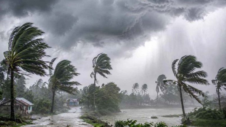৩ অঞ্চলে ঝোড়ো হাওয়ার সঙ্গে বজ্রবৃষ্টির আভাস