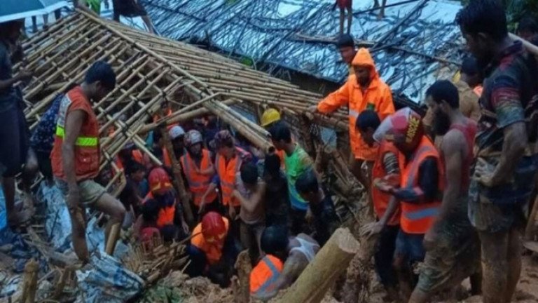 উখিয়ার রোহিঙ্গা ক্যাম্পে পাহাড়ধসে ৯ জনের মৃত্যু, টানা বৃষ্টিতে বাড়ছে ঝুঁকি